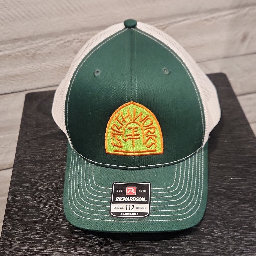 EUC Richardson Earth Works Trucker Hat w/adjustable Straps